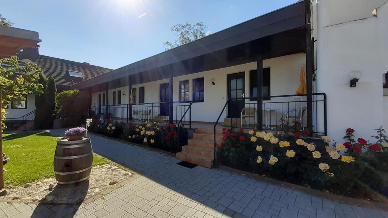 Ferienwohnungen & Weingut Kroiss Silvia Illmitz Eksteriør bilde