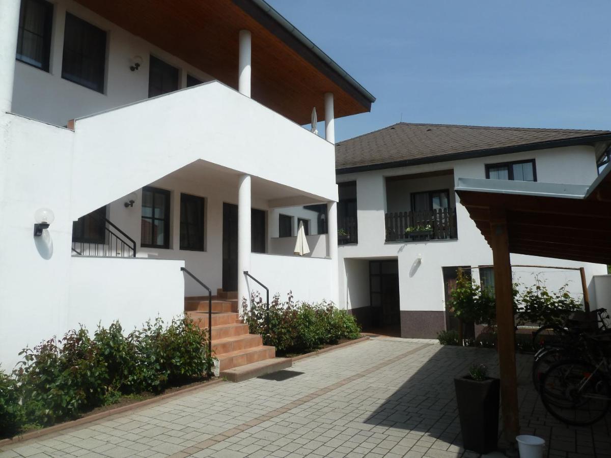 Ferienwohnungen & Weingut Kroiss Silvia Illmitz Eksteriør bilde