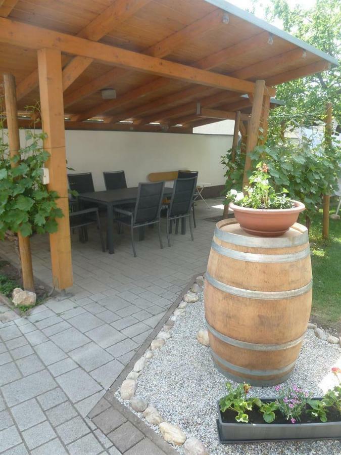Ferienwohnungen & Weingut Kroiss Silvia Illmitz Eksteriør bilde